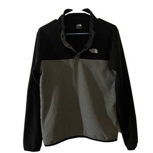 Boys North Face half button up fleece!